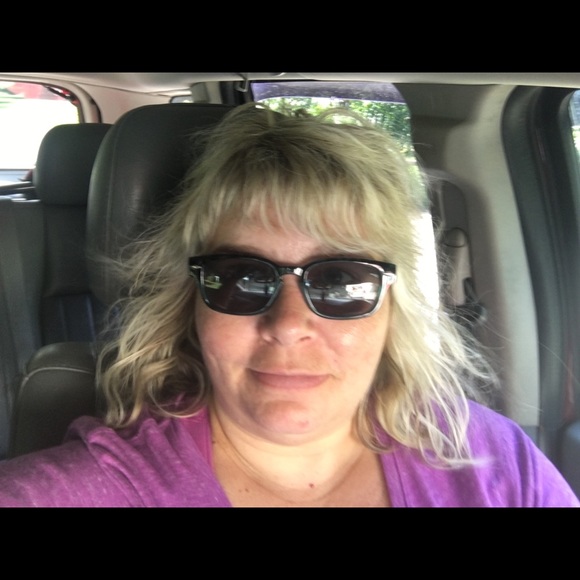 Meet your Posher, Kelly - Picture 1 of 1